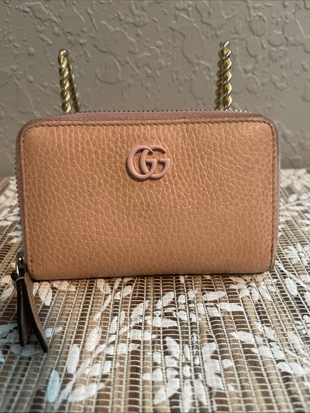 Gucci Small Leather compact Wallet in Blush Pink